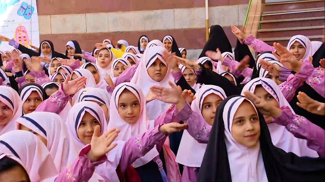 اردوی آتش نشانی دبستان دخترانه