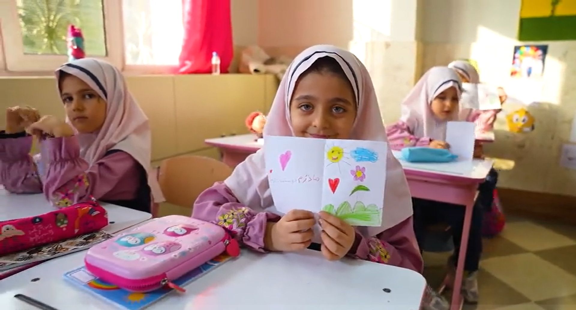 تدریس نشانه ر ، و یادگیری کلمه مادر