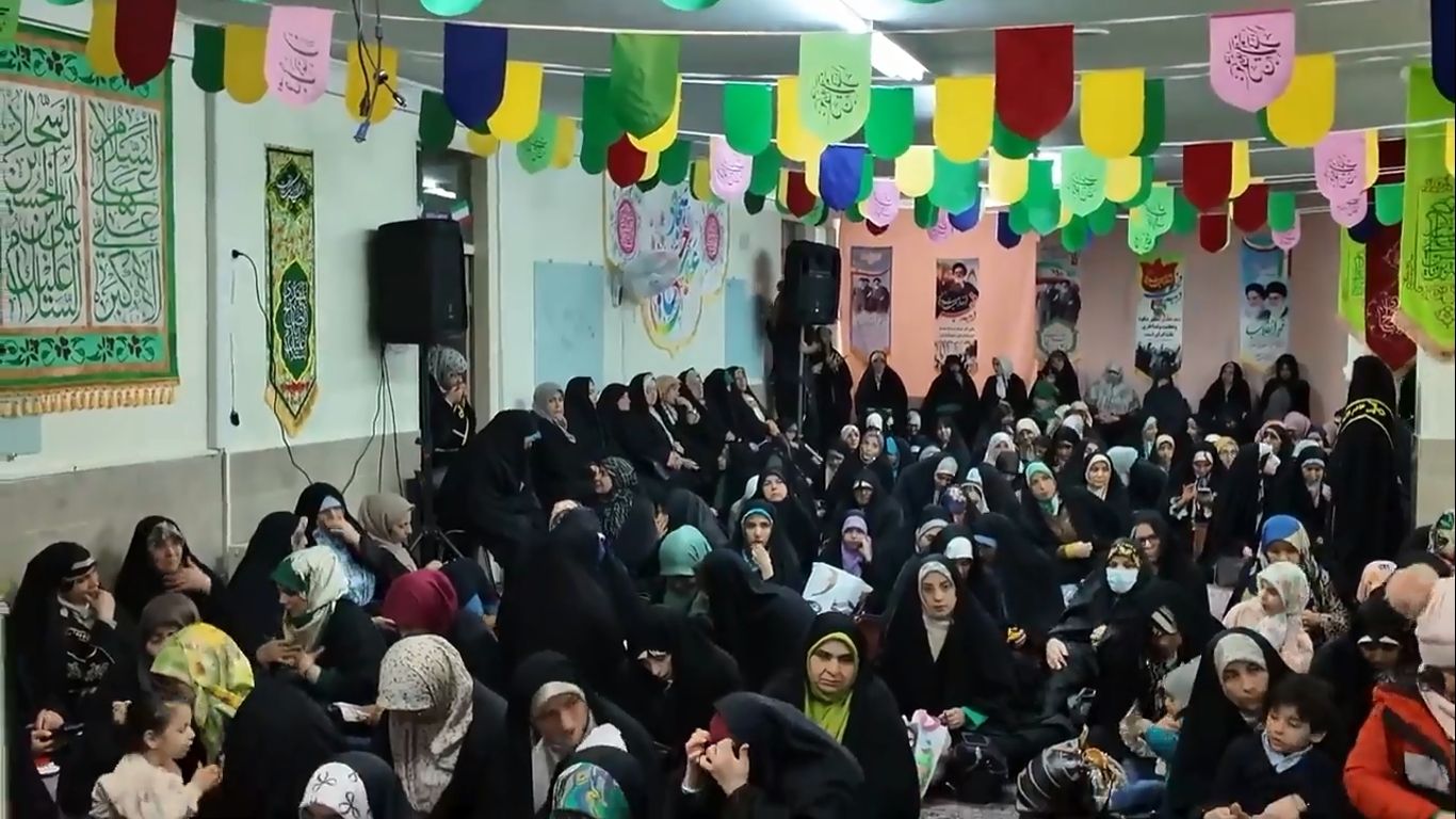 مراسم جشن نیمه شعبان در متوسطه اول دخترانه